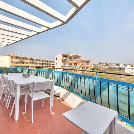 La Pinede Equiped With Air Conditioning And A Pool! Apartment