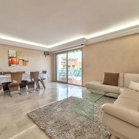 Apartment La Pinede Equiped With Air Conditioning And A Pool! Antibes