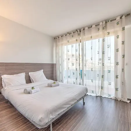 La Pinede Equiped With Air Conditioning And A Pool! *