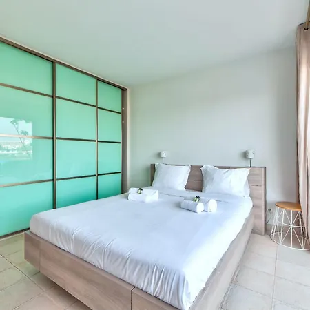 Apartment La Pinede Equiped With Air Conditioning And A Pool!